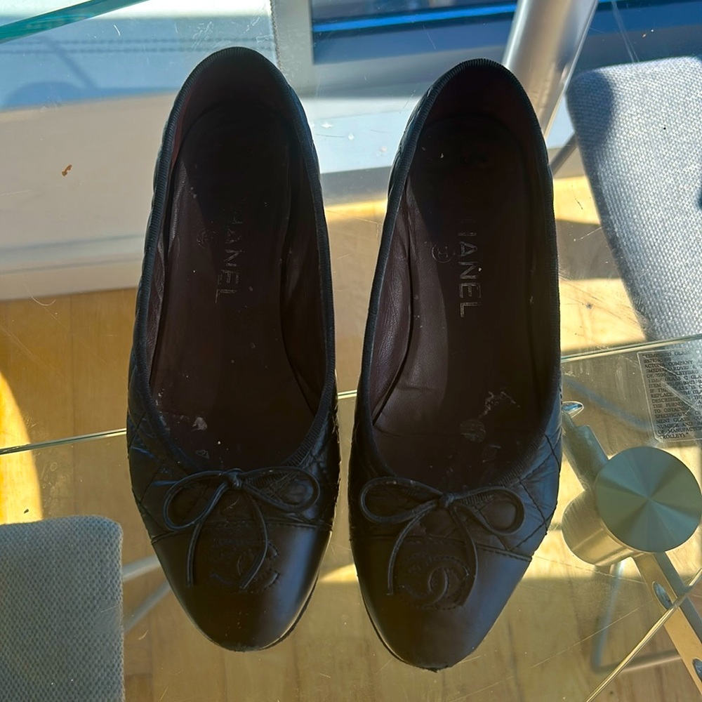 Chanel black classic flats